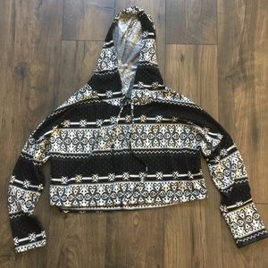 BLACK & WHITE CROP SWEATSHIRT